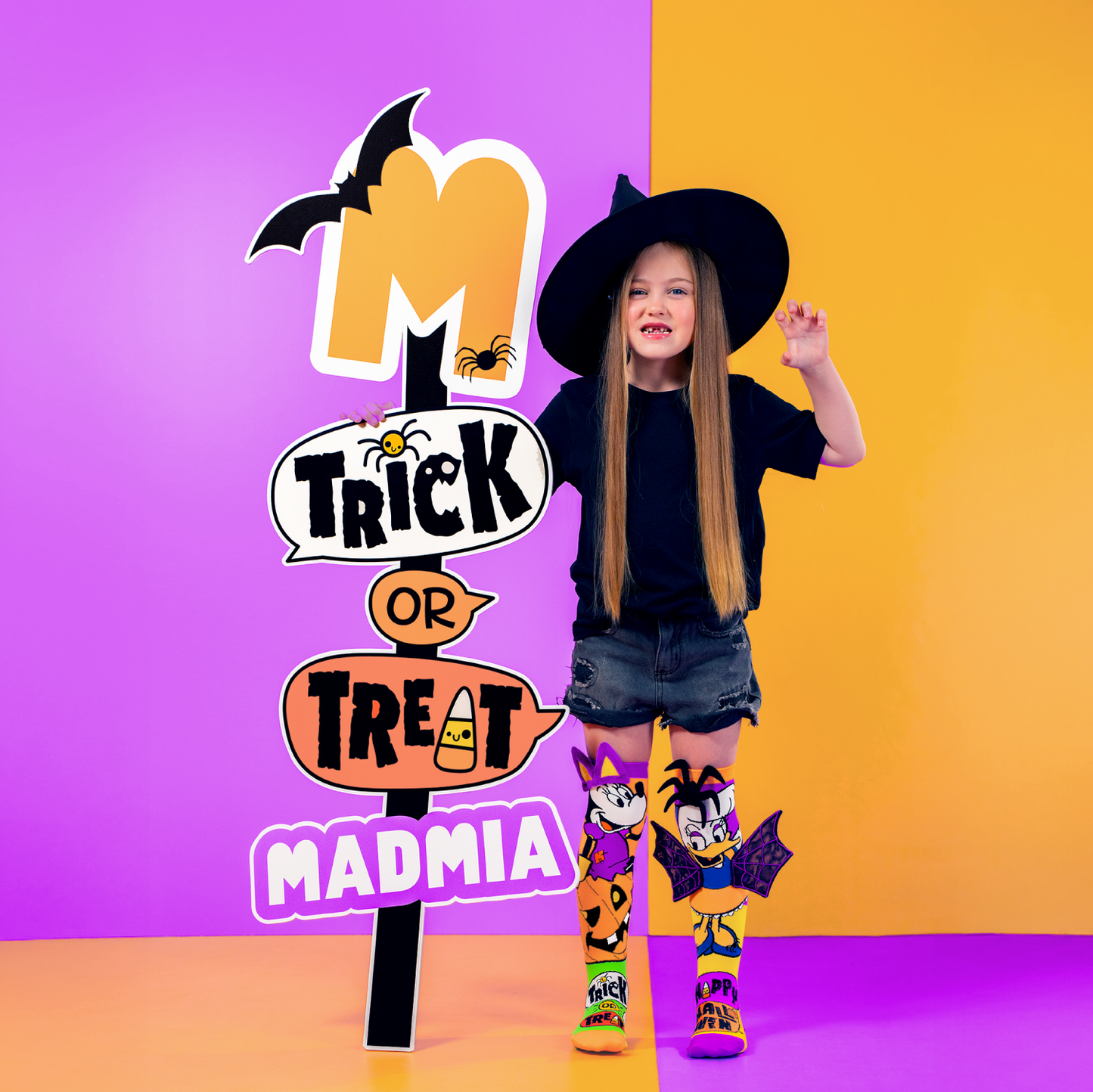 MINNIE AND DAISY HALLOWEEN SOCKS